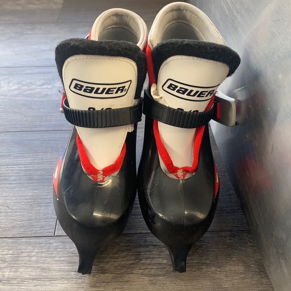 Boys Bauer skates sz 8/9 Toddler
